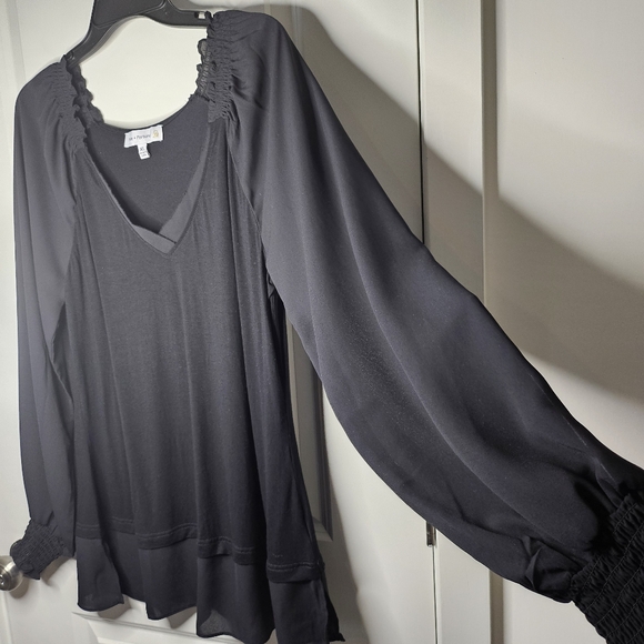 Women's Black Long Semi Sheer Sleeve Chiffon Blouse Ruffle Cuffs V-Neck Size XL - Picture 2 of 10